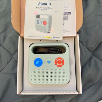 Merlin enceinte audio pour enfant. Dans le carton, comme neuf.