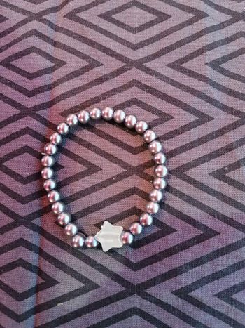 Bracelet étoile phosphorescente et perles grises
