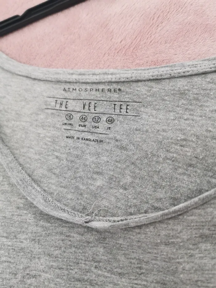 T shirt gris - photo numéro 2