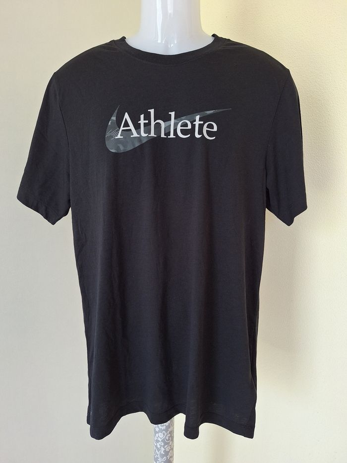 T-shirt taille M Nike