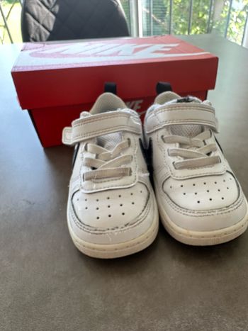 Baskets Nike Court Borough Low 2