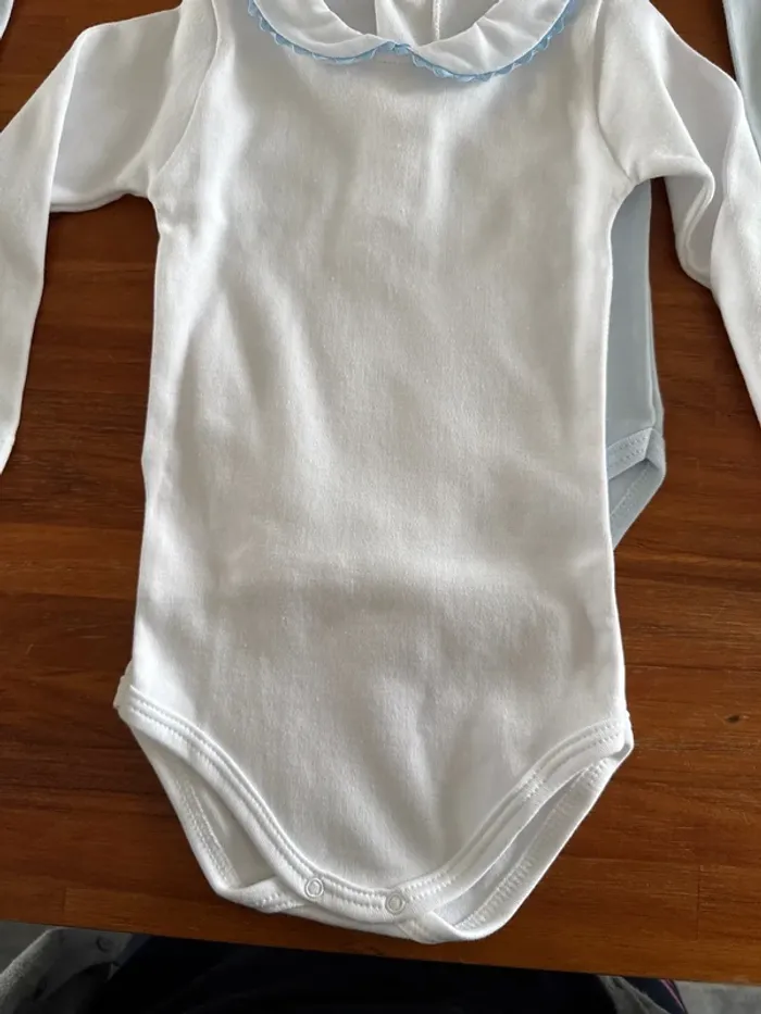 Lot de deux body 12 mois - photo numéro 4