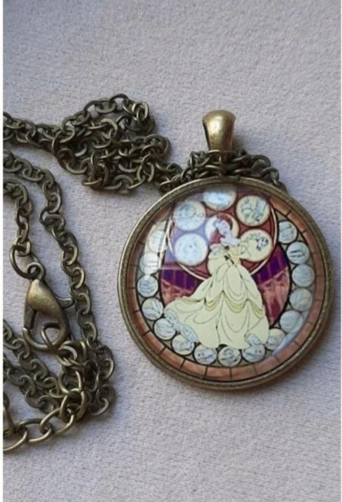 Collier Disney belle