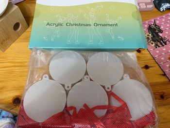 50 boules plates acrylique