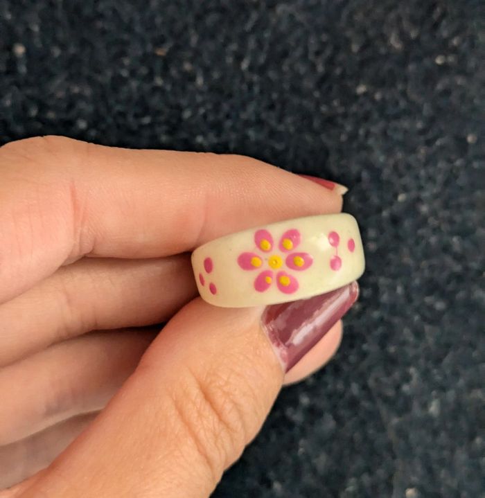 Bague en plastique style vintage - photo numéro 2