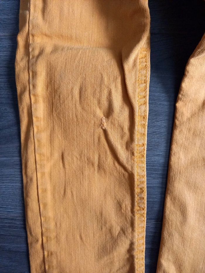Pantalon jaune - photo numéro 2