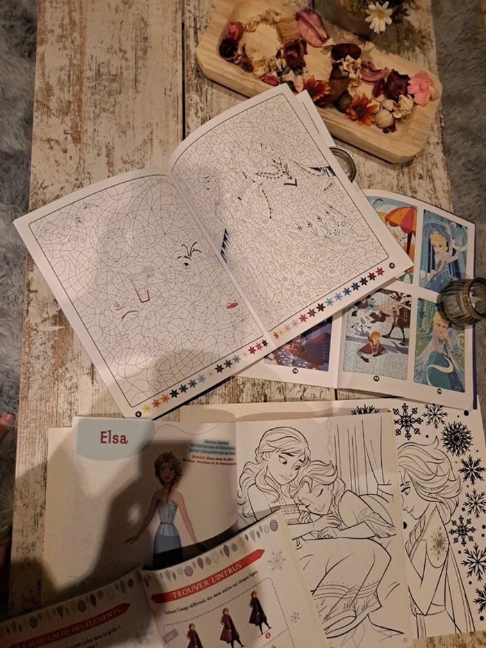 Livre coloriages stickers cartes scintillantes - photo numéro 4