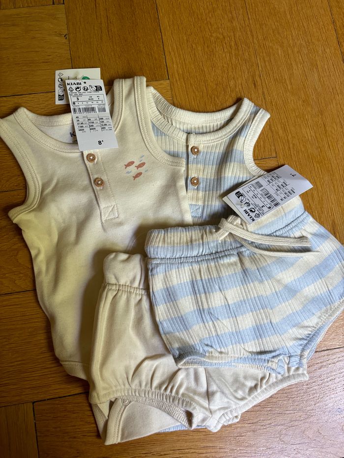 Lot de 2 bodies + 2 bloomers
