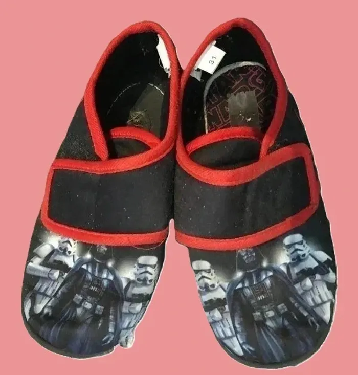 Chaussons Star Wars garçon taille 31 – Bon état