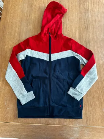 Gilet zippé à capuche