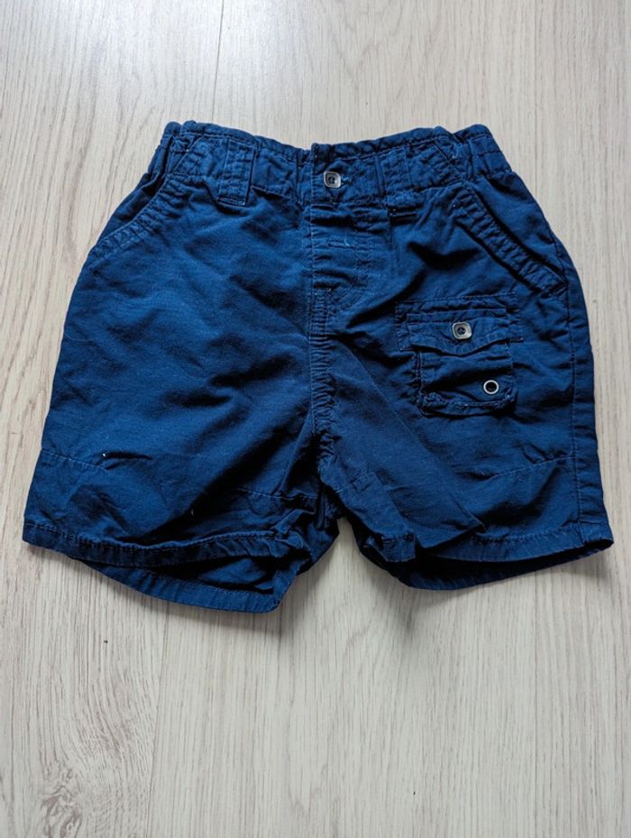 Short bleu