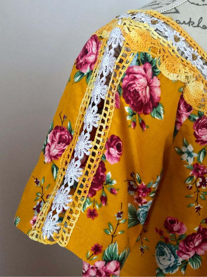 Djellaba orange avec fleurs roses - photo numéro 4