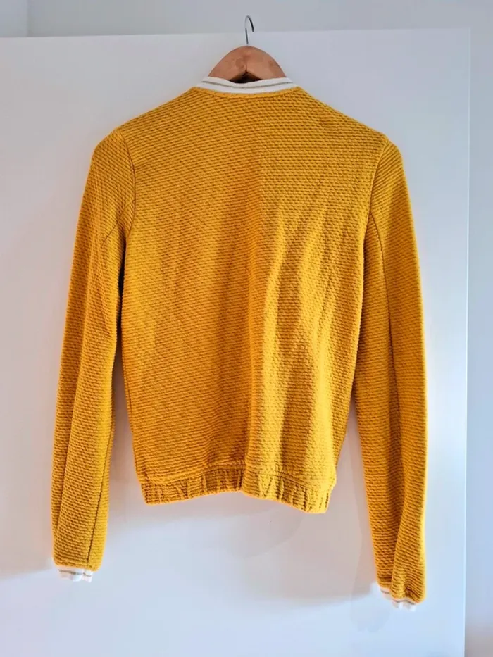 Jolie veste jaune moutarde avec broderie - 34 - très bon état - photo numéro 3