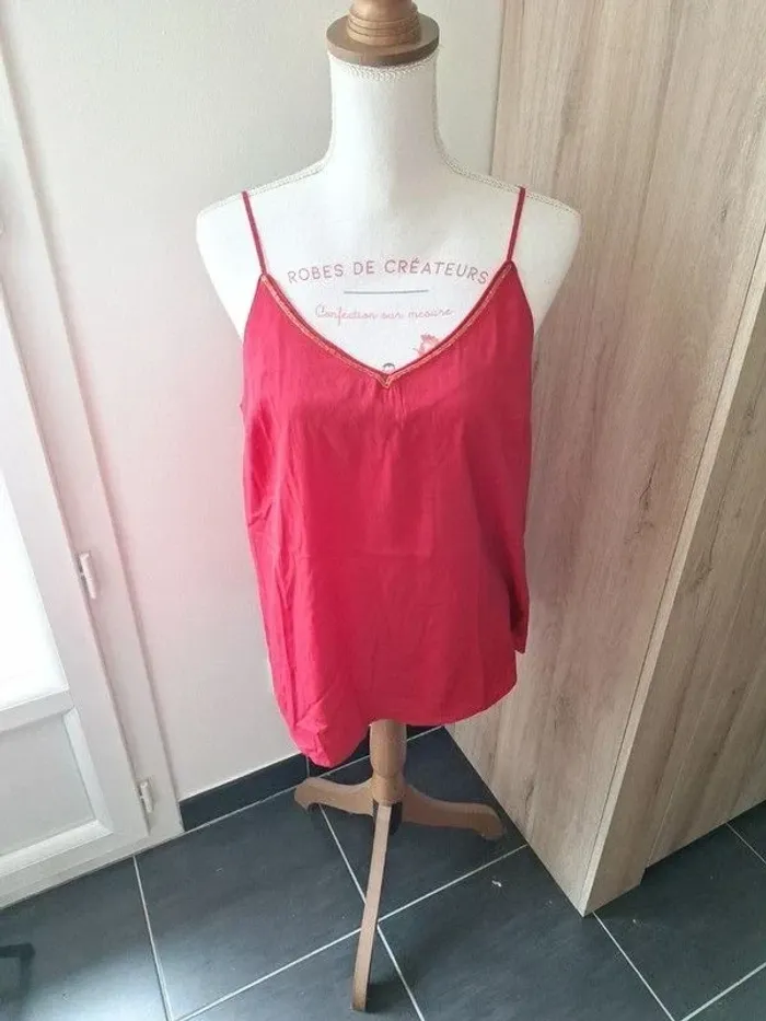 Top rouge
