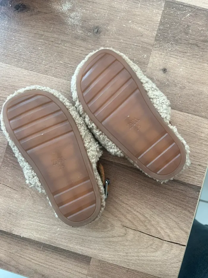 Chaussons t 25 - photo numéro 3