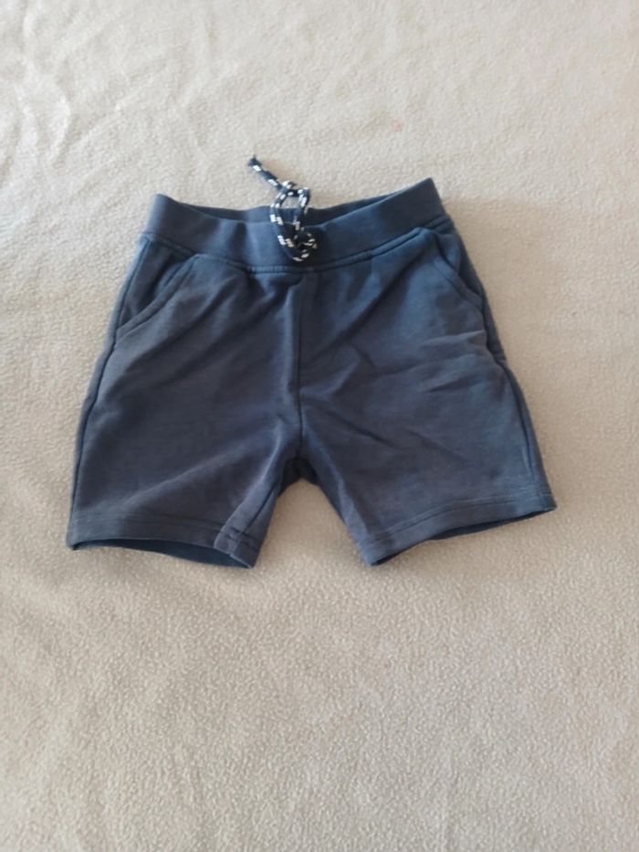 Lot short garçon 2 ans - photo numéro 2