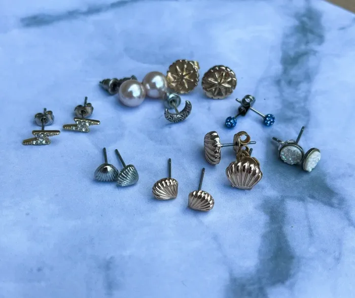 Lot vrac boucles d’oreilles toutes marques doré argenté fantaisie coquillage perle