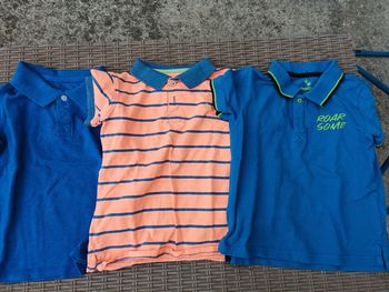 3 polos taille 4/5 ans
