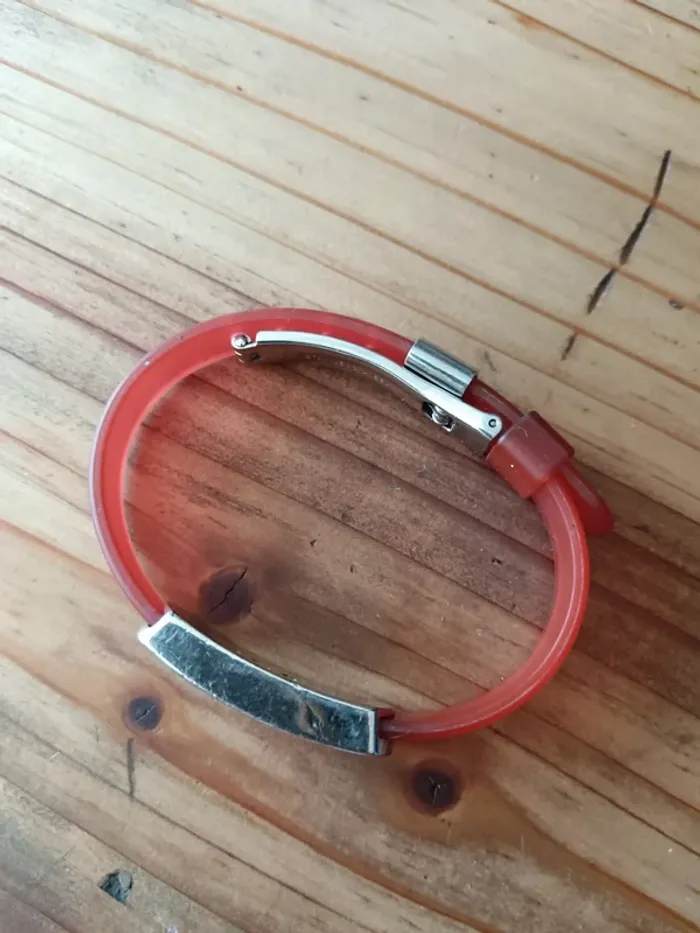 Bracelet Swarovski cristaux rouge acier et silicone - photo numéro 2