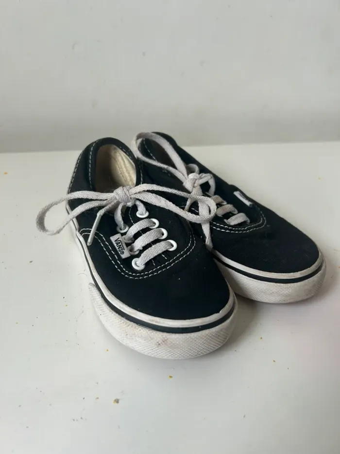 Chaussures Vans à lacets taille 22 Noir