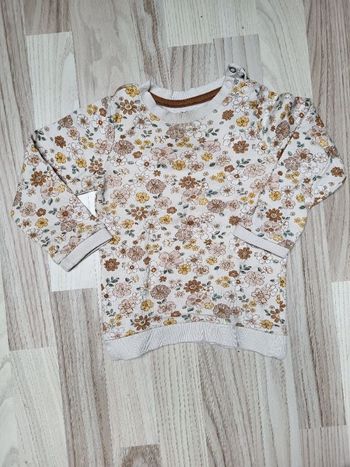 Jolie pull fleurie