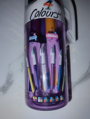 Bic boîte violette avec 5 stylos + 1 mini neuf sous blister