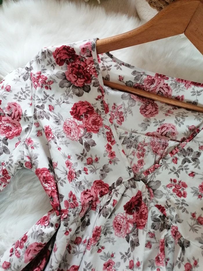 Blouse fleurie taille 36 - photo numéro 2