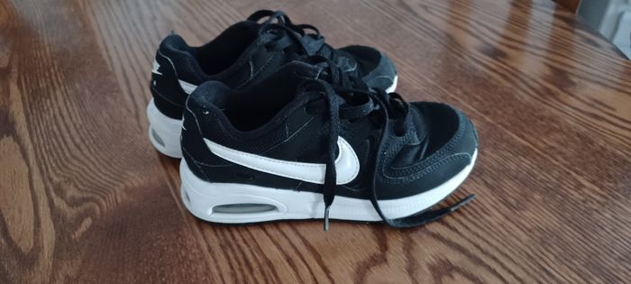 Très  belles paires de baskets garçon Pointure 31 - photo numéro 4