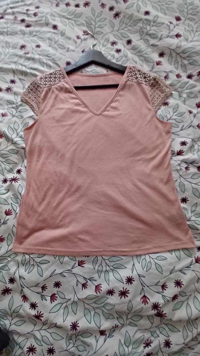 Tee shirt