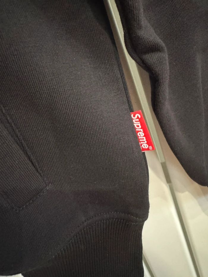 Pull / Sweat zippé noir Supreme Taille L - photo numéro 4