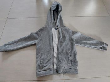 Veste zippée à capuche
