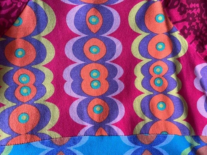 Jolie robe Desigual manches courtes - photo numéro 4