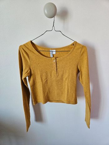 Crop top jaune moutarde H&M - manches longues, boutons sur décoletté, taille M