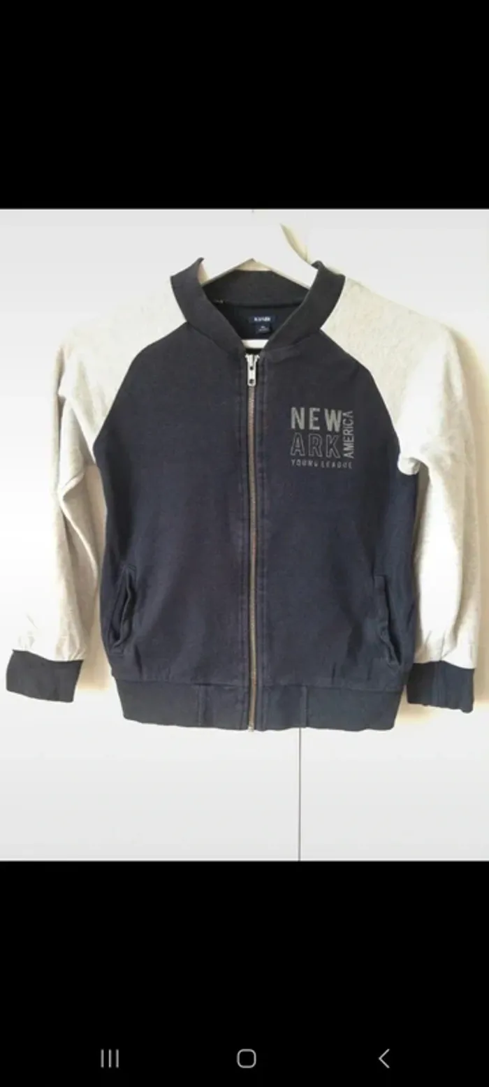 Lot vêtements garçon 8ans t-shirt et veste - photo numéro 4