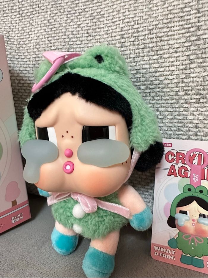 Cry baby Crying again What a frog plush pendant - photo numéro 2