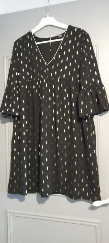 Robe acrylique  noire avec motifs  brillant