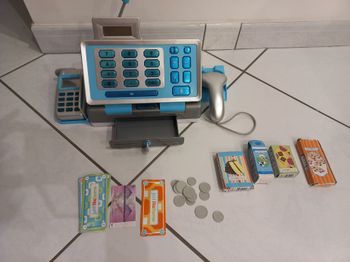 Caisse enregistreuse en bon état