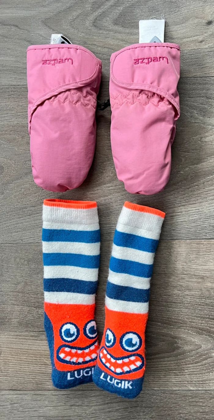 Combinaison ski taille 2 ans + moufles taille 2 ans + chaussettes 23/26 - photo numéro 4