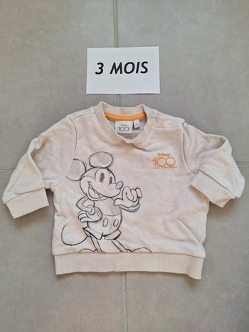 Sweat Disney 100 ans Mickey neuf 3 mois