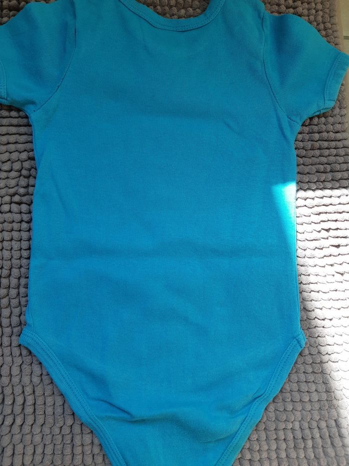 Bodies 18 mois - photo numéro 9