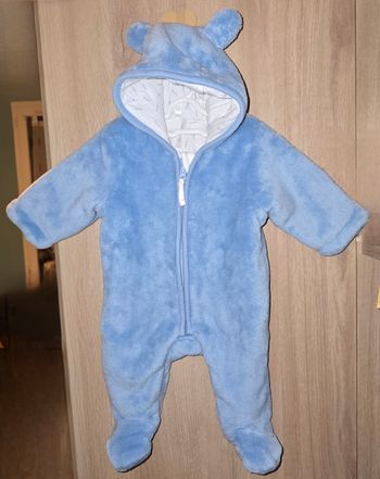 combinaison bleue à capuche