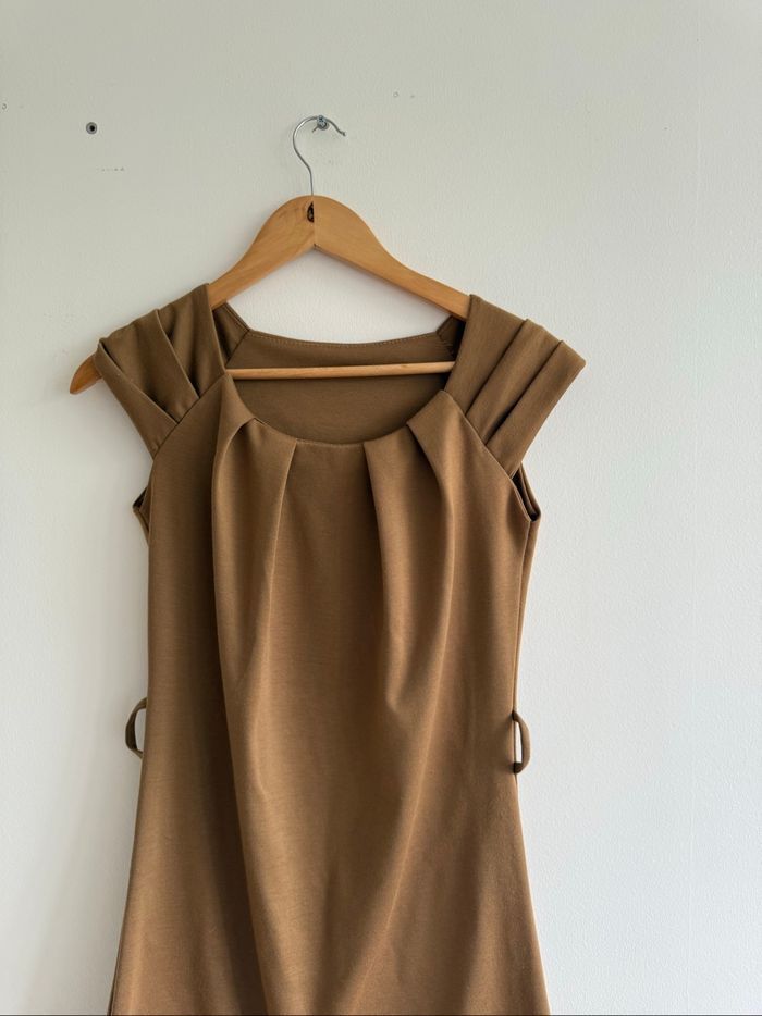 Robe droite sans manches marron clair taille 36 S - photo numéro 2