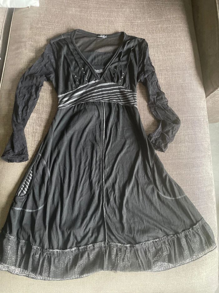 Robe noire - photo numéro 2