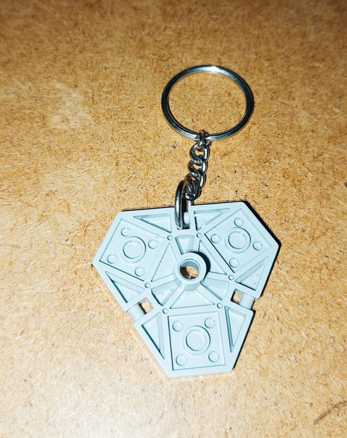 Porte-clés Lego gris - photo numéro 2