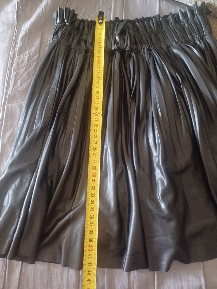 Jupe zara courte élastique faut cuir fluide S doublure short - photo numéro 10