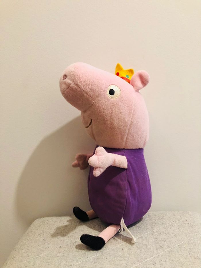 Peluche peppa pig violette Georges roi doudou - photo numéro 5