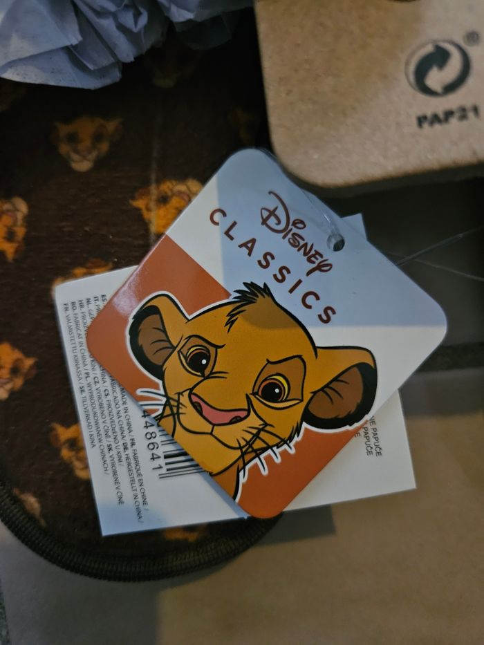 Pantoufle disney roi lion - photo numéro 2