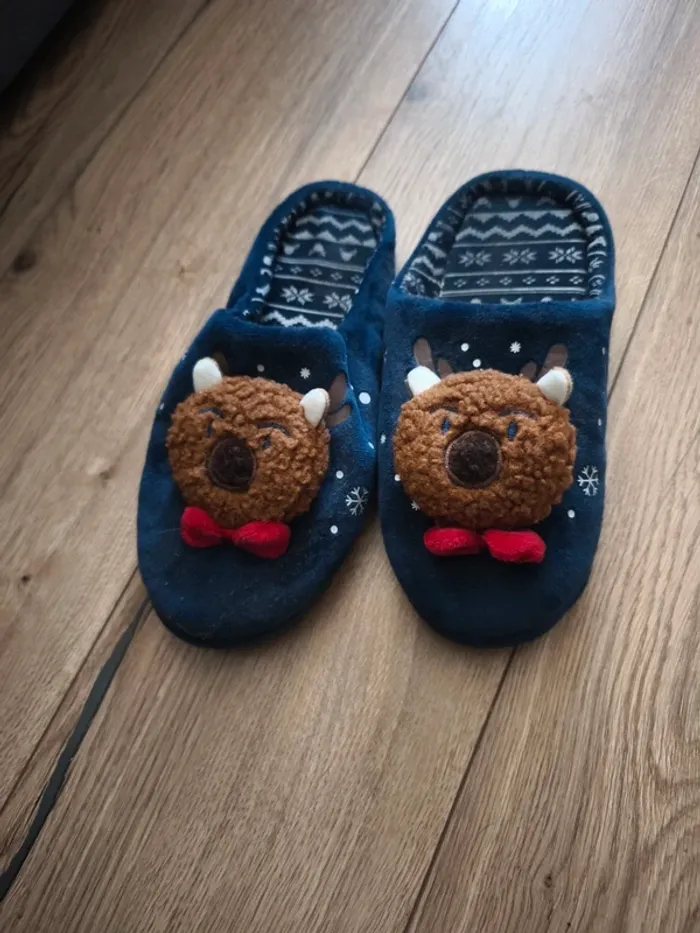 Paire de pantoufles de Noël - photo numéro 2