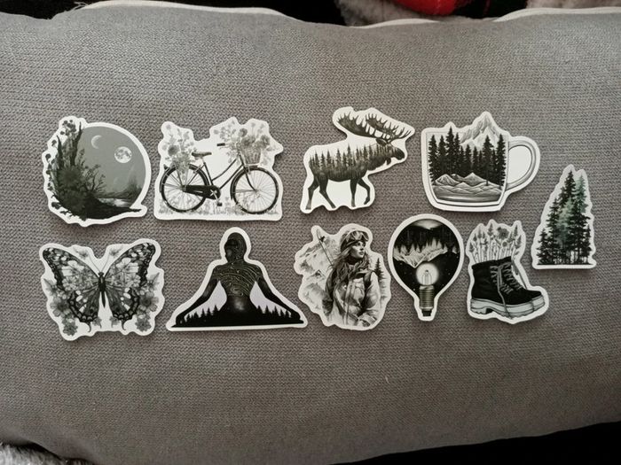 Stickers noirs et blancs - photo numéro 2