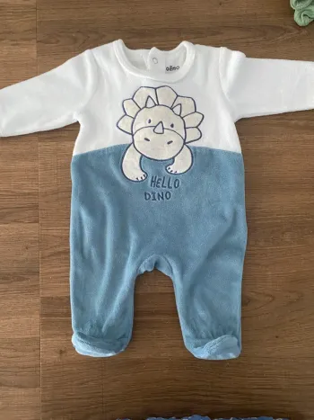 Pyjama dinosaure 1 mois